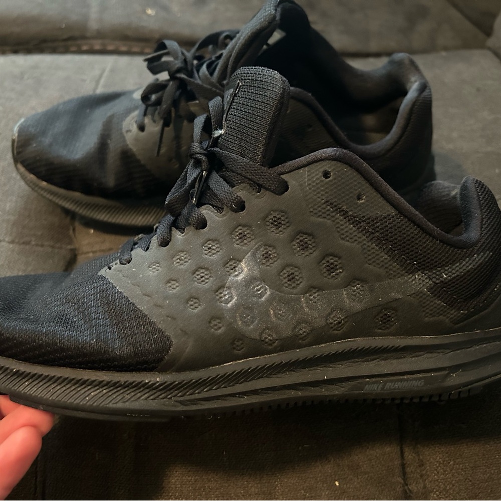 Black nike downshifter 7 sneakers women’s 9.5
